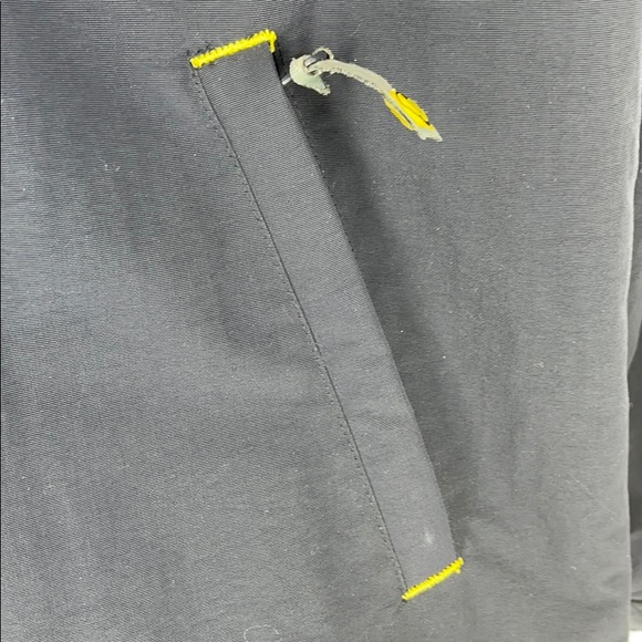 Quicksilver 100% Nylon zipper front Jacket - Picture 6 of 12